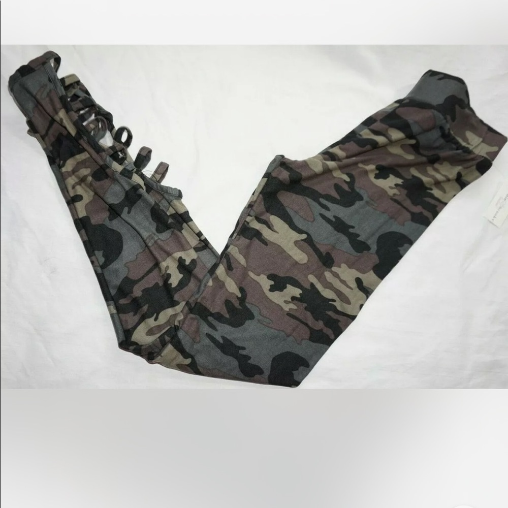 NWT! Women's Camouflage BOBBIE BROOKS Soft Cut Out Leggings several sizes avail